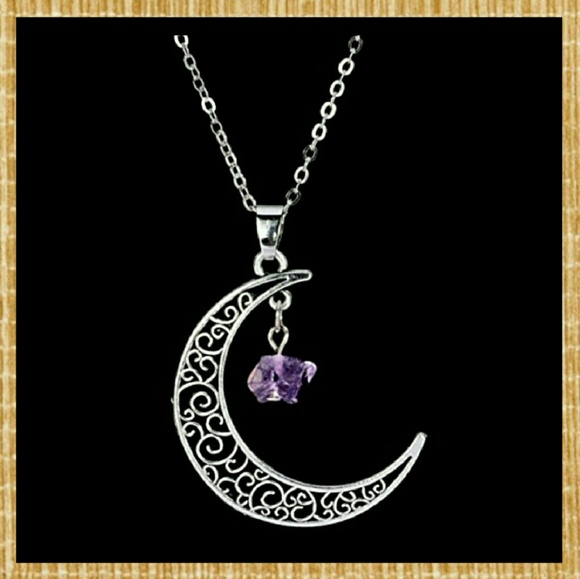 Jewelry - T4A NEW Amethyst Silver Crescent Necklace
